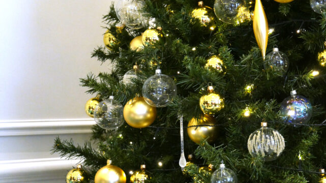 Décoration de Noël en hôtel de luxe et palace – ©sauvaje