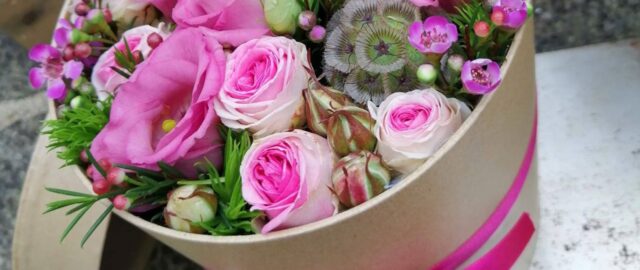 composition florale romantique Saint-Valentin @sauvaje